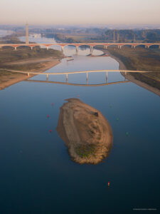 Zicht op het vogeleiland, de Zaligebrug en de Oversteek in de Spiegelwaal.